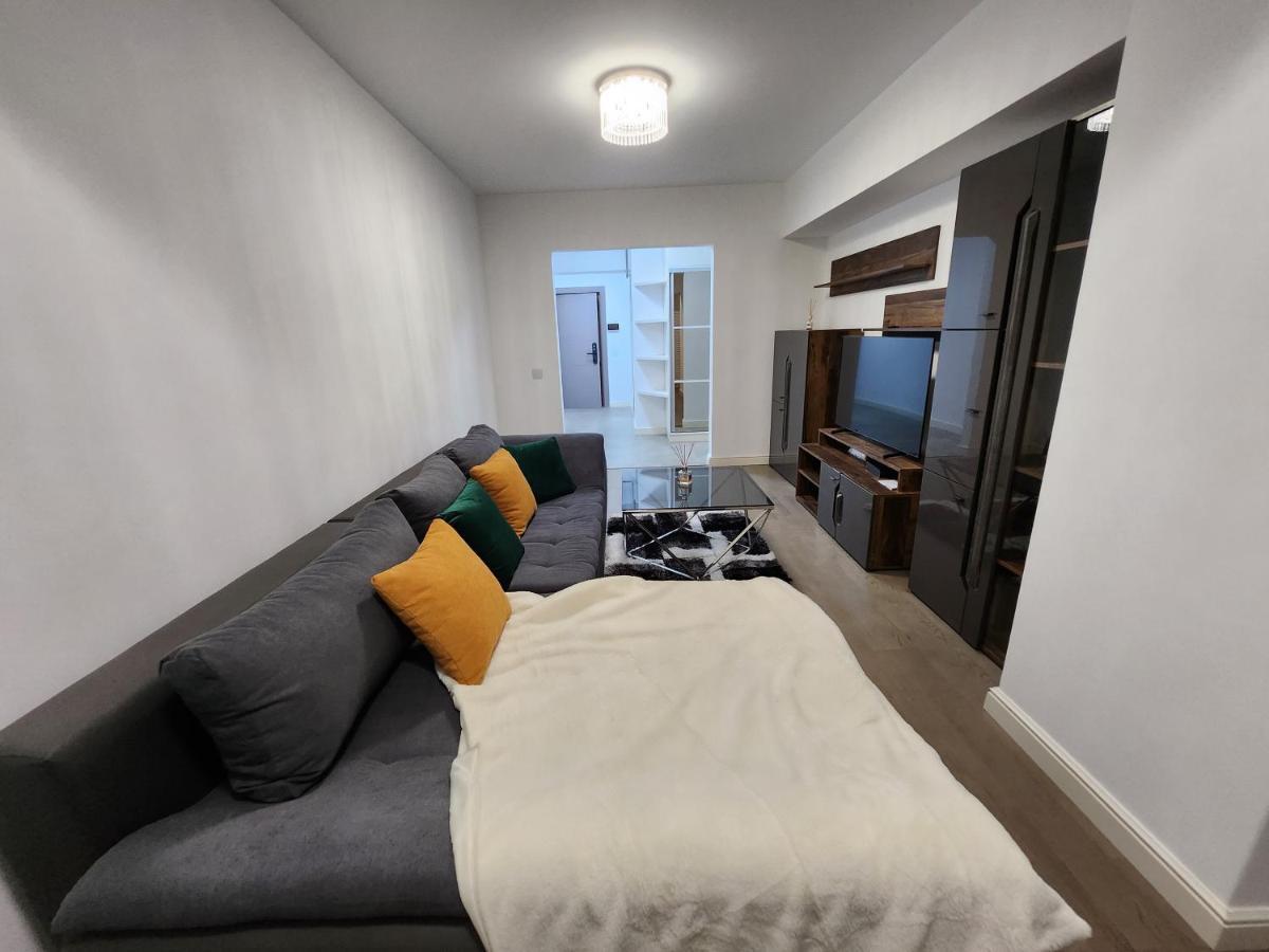 Near Airport 2 Rooms Apartments In Himson Iasi Exterior photo