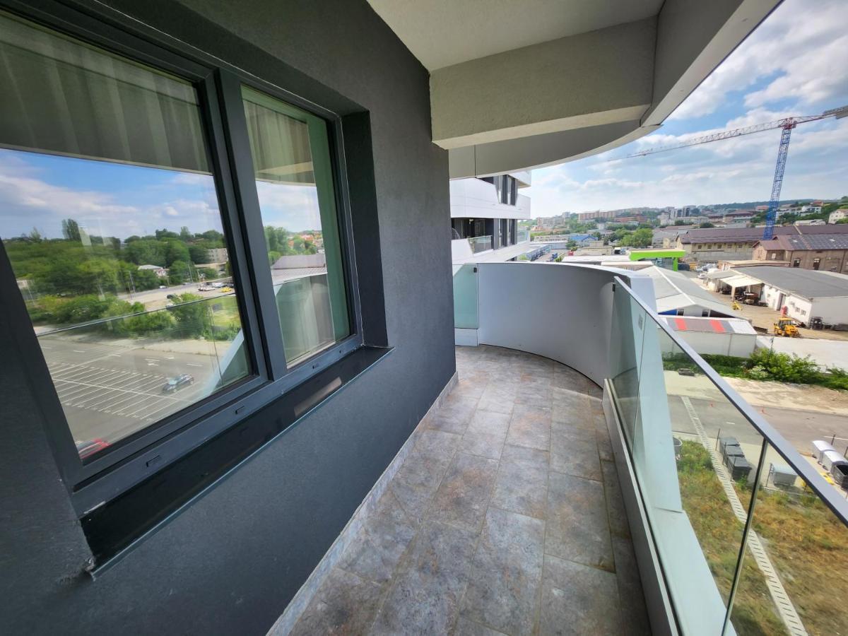 Near Airport 2 Rooms Apartments In Himson Iasi Exterior photo