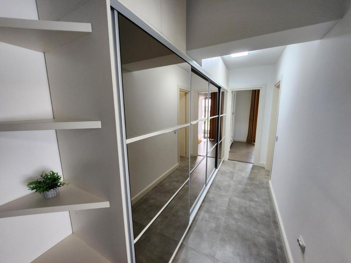 Near Airport 2 Rooms Apartments In Himson Iasi Exterior photo