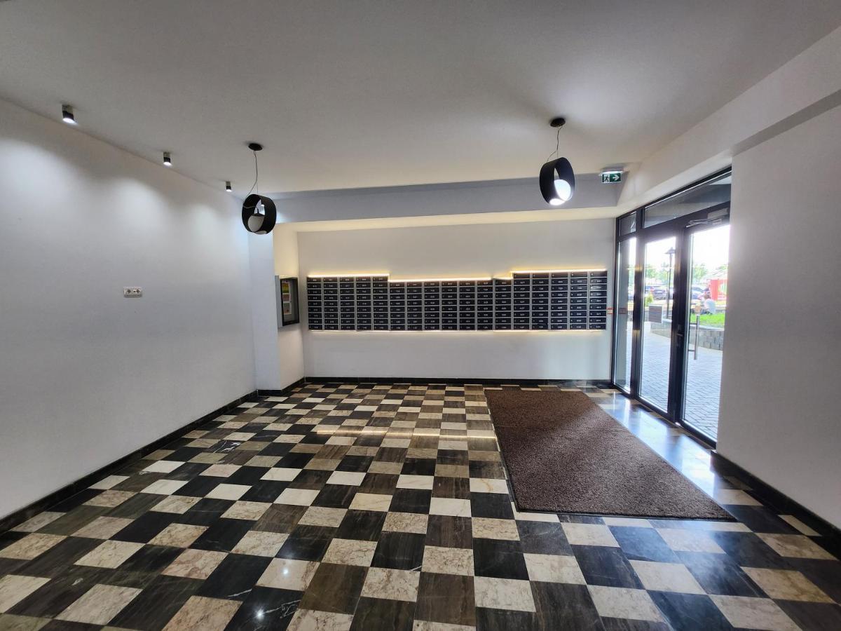 Near Airport 2 Rooms Apartments In Himson Iasi Exterior photo