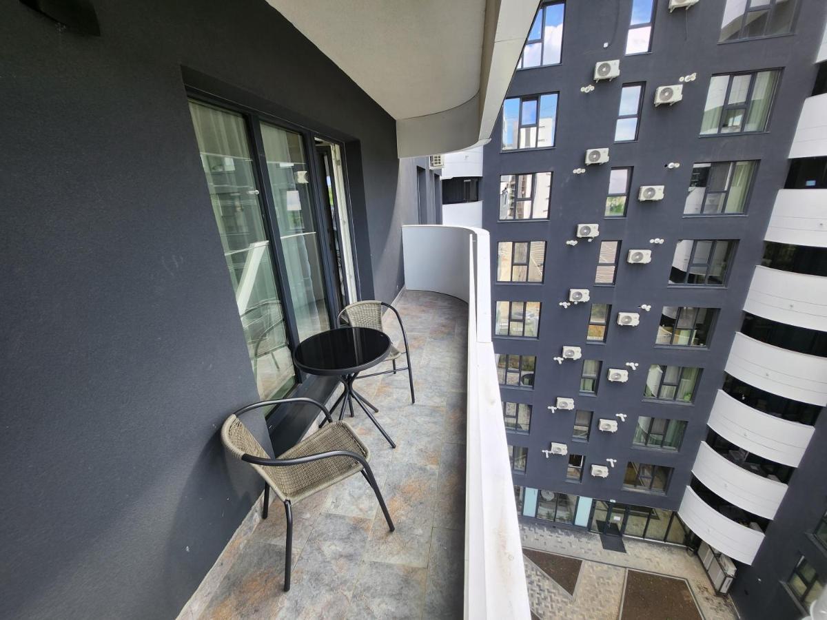 Near Airport 2 Rooms Apartments In Himson Iasi Exterior photo