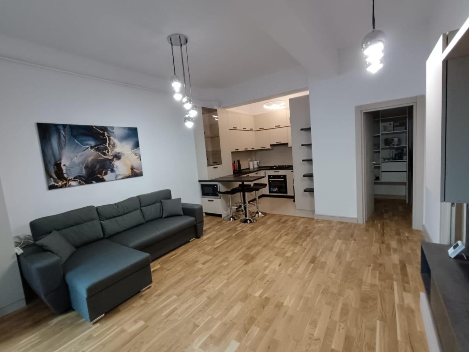 Near Airport 2 Rooms Apartments In Himson Iasi Exterior photo