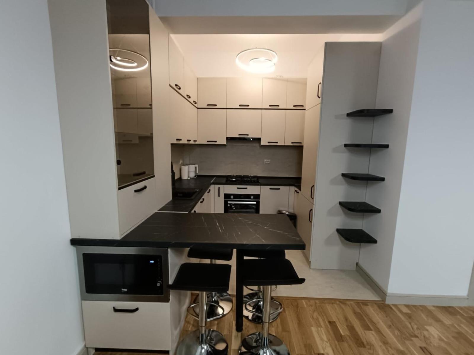 Near Airport 2 Rooms Apartments In Himson Iasi Exterior photo